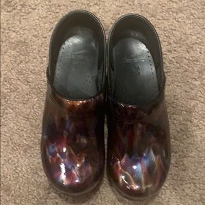 GUC Dansko size 38 Multi color patent leather